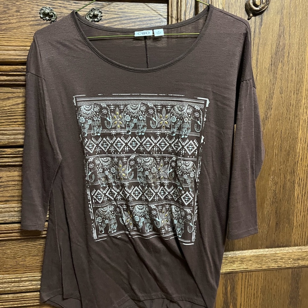 Cato womens medium brown 3/4 length sleeve shirt, super comfy, smoke free